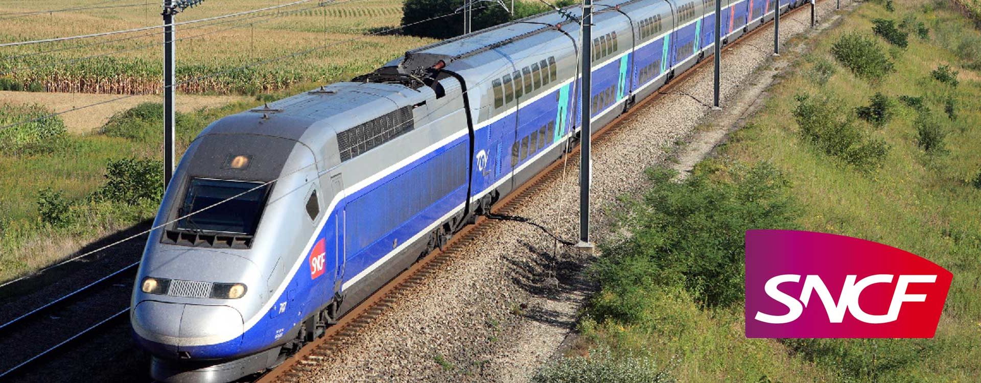 TGV en rase campagne et logo SNCF