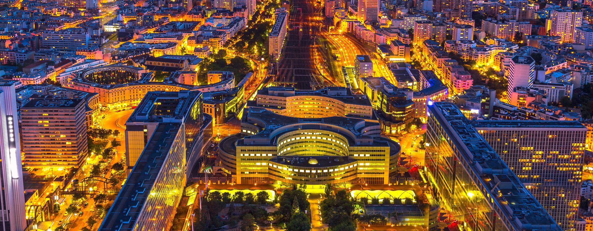 vue aérienne de la gare montparnasse à Paris